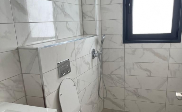 Petah Tikva area 5 rooms Terrace Lifts Parking Apartment for rent in Netanya
