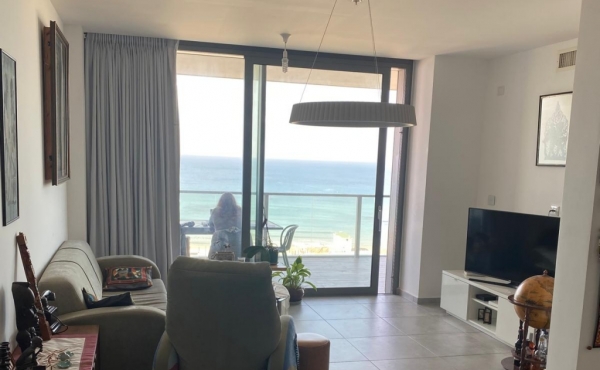 Hadera 3 rooms Sea view Mamad Pool Gym Storage Parking For sale