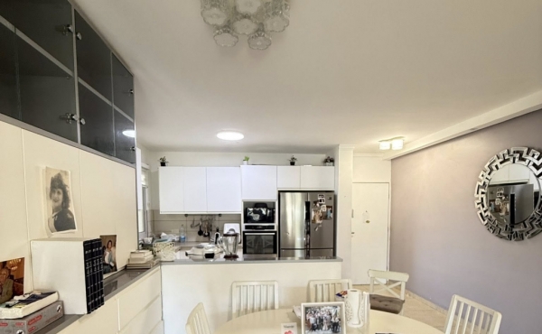 Downtown  Netanya 4 rooms 112 m2 Terrace 14m2 Lift Parking Storage