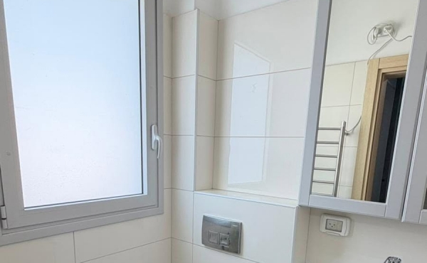 Downtown  Netanya 4 rooms 112 m2 Terrace 14m2 Lift Parking Storage