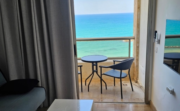 Blue Weiss Hotel Residence 2 rooms 55m2 Terrace 12m2 Sea view Lift Apartment for sale in Netanya